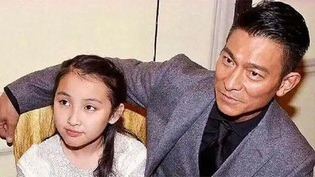 刘德华11岁女儿近况曝光比一年给女儿花5亿更厉害的是他的育儿观