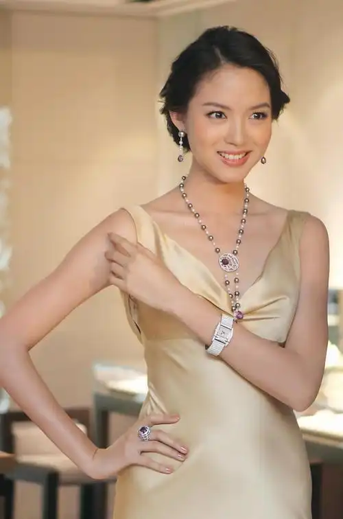 张梓琳(eilin),1984年3月22日出生于河北省石家庄市,中国内地时尚模特