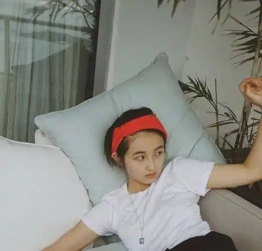 原创向往的生活好评不断小年纪老戏骨张子枫教你日系穿搭