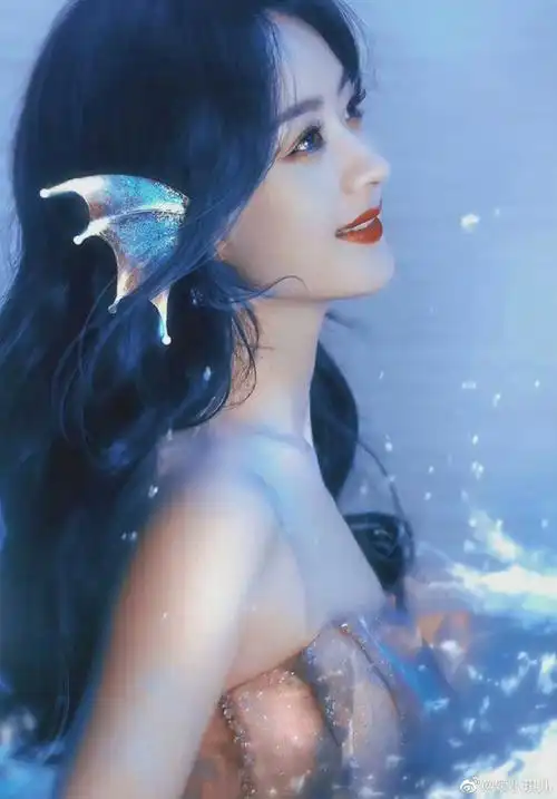 赵丽颖蓝色亮片长裙##赵丽颖好像人鱼公主