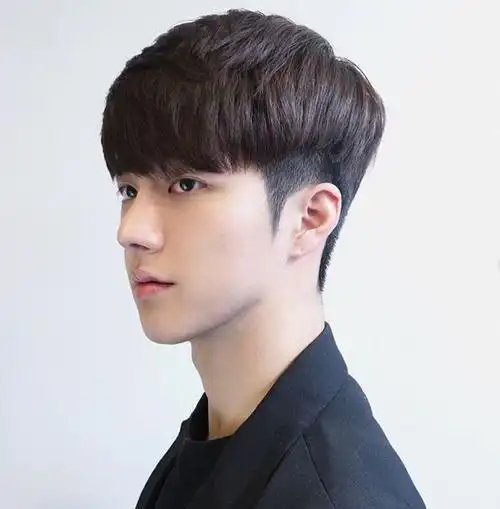 男生发际线很高?这5款刘海发型可以挽救一下