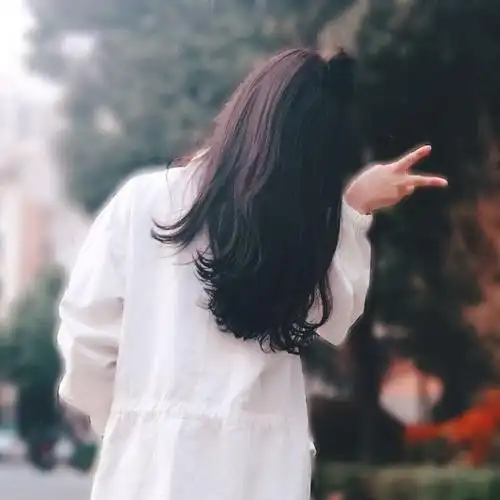 女生头像小清新可爱背影剪刀手