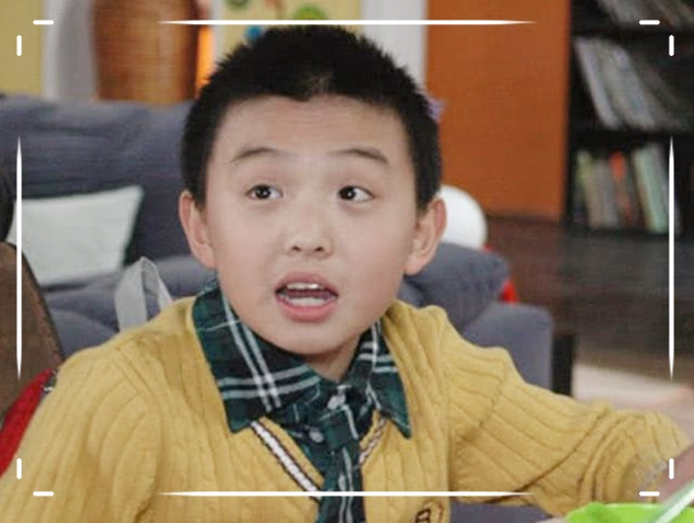 星际精灵蓝多多:有种"反差"叫蔡小豆,现在穿着时尚,神似吴磊