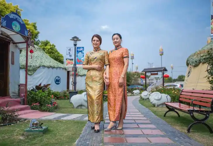 旗袍会九月份生日聚会 相聚在蒙古大本营风情园 - 美篇