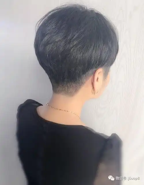 2020今年流行"剃后头"_短发