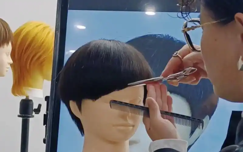 弧形刘海剪发教程上海托尼盖美发培训学校海蒂老师美发视频