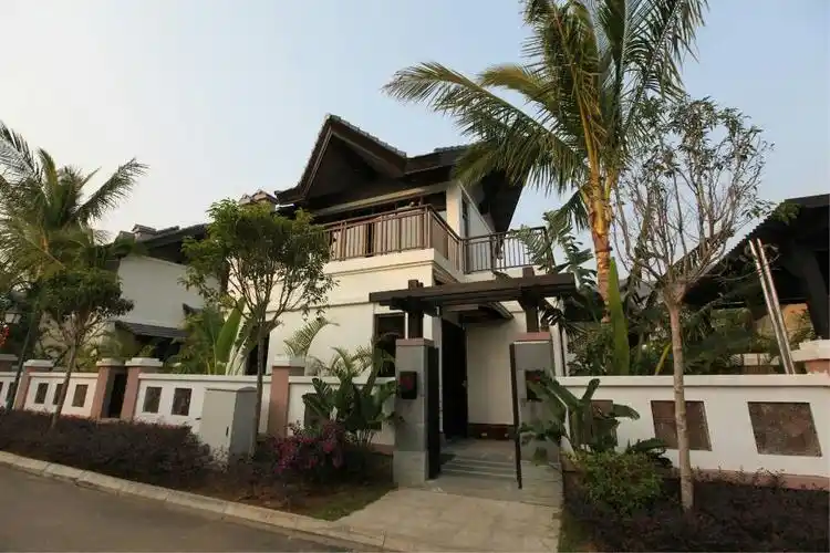 顺泽福湾……沙滩别墅~现房送五年物业费~主要不限购～找小贺:,151