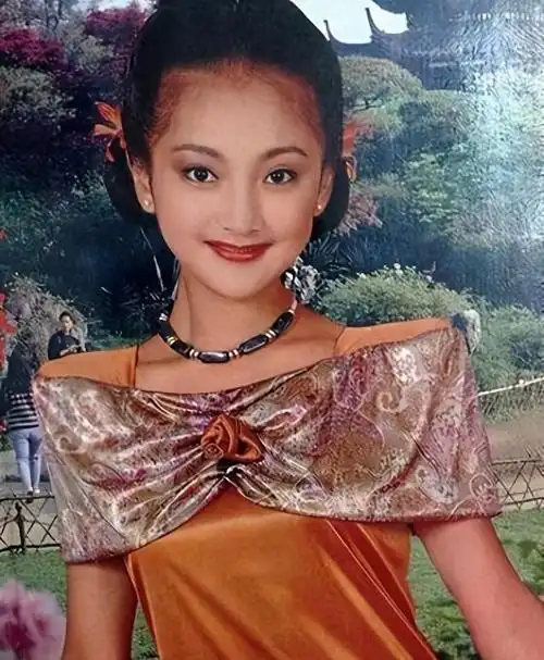 周迅的个人资料简介48岁的周迅为什么不生孩子