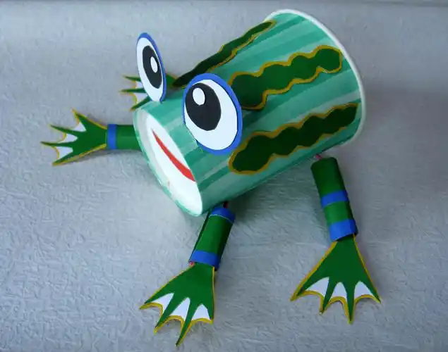 环保小制作简单又漂亮纸杯小青蛙的做法