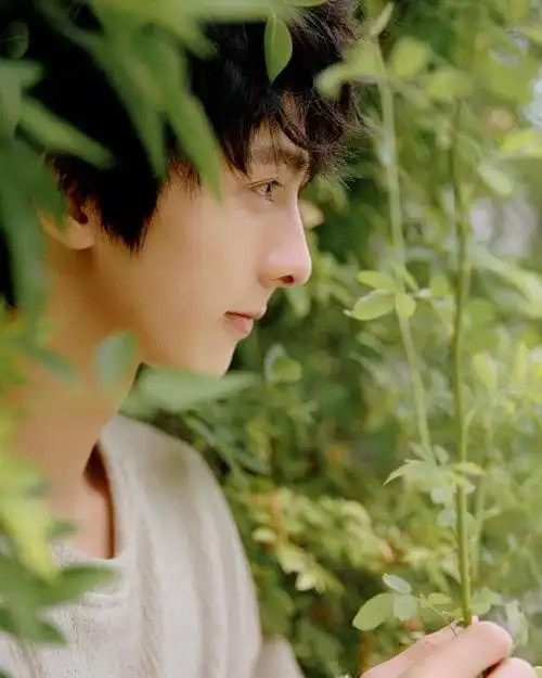 曹峻祥晒日常帅照,嘟嘴卖萌超可爱,不愧是夷陵老祖的头号粉丝