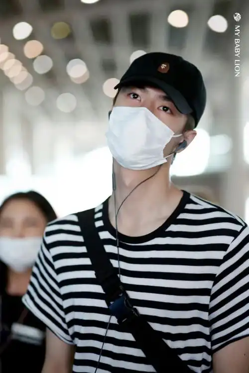 01好瘦好薄的博博～随时随地爱插兜#王一博##王一博gq盛典