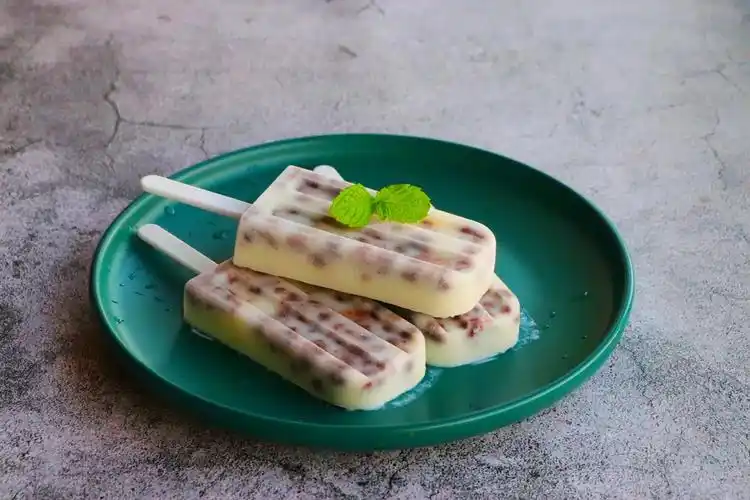 酸奶红豆冰棍的做法