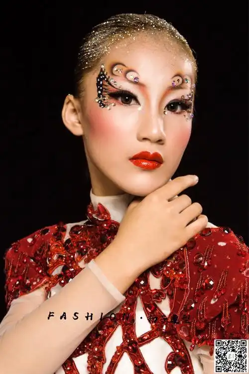 舞台创意妆容——造型师/扬子