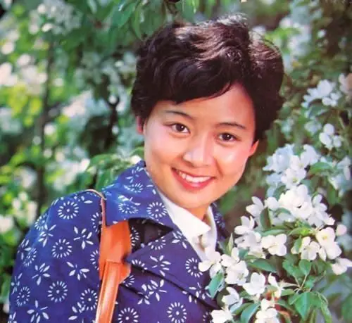 她是62岁著名演员张瑜与丈夫离婚后单身29年如今风韵犹存