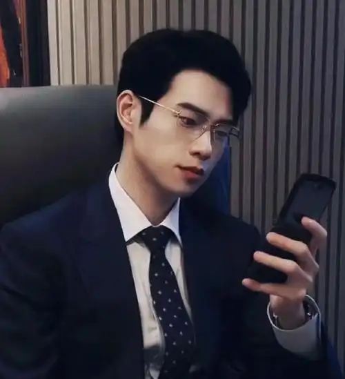 杨洋最新状态曝光,暴瘦10斤瘦成纸片人,这是怎么了?