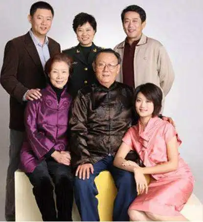 有种"人生赢家"叫李颖,"儿子"是当红明星,女儿是奥运冠军