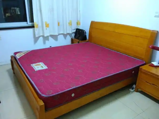 【出售】两张 凤阳床垫 厚垫 1.5米宽 2米宽 每张300元