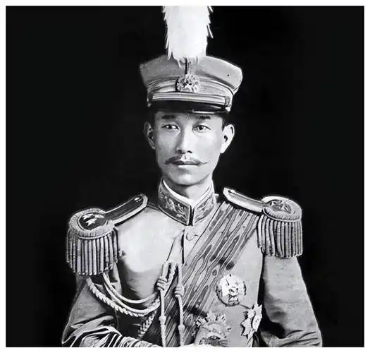 袁世凯是被撑死的?痴迷补品一天吃10顿饭,走路像鸭子一样摇晃