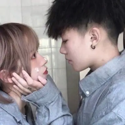 筠玖 一对两张真人恩爱魅力情头_情侣头像_我要个性网