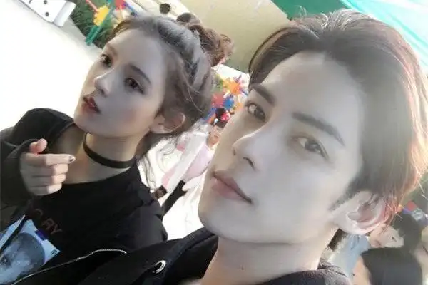 张予曦的男朋友陈柏融以后都要带着王思聪前女友的帽子