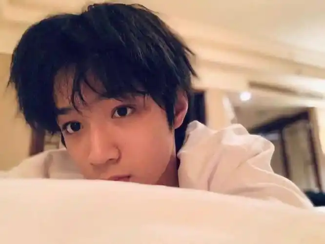 居家小男友feel me-刘耀文@时代少年团-刘耀文#刘耀文 十八迎焰势执梦