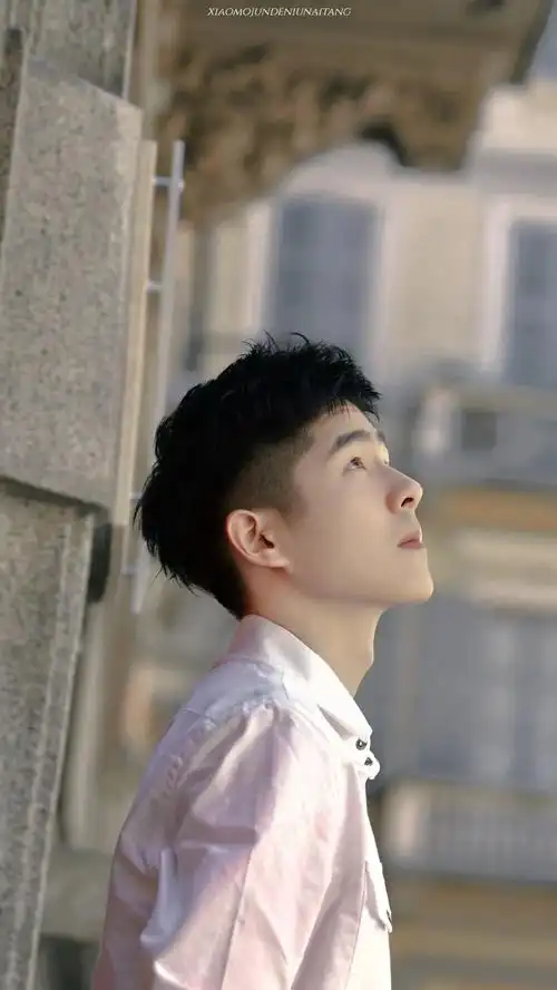 今日份壁纸 | 刘昊然 (9.11)