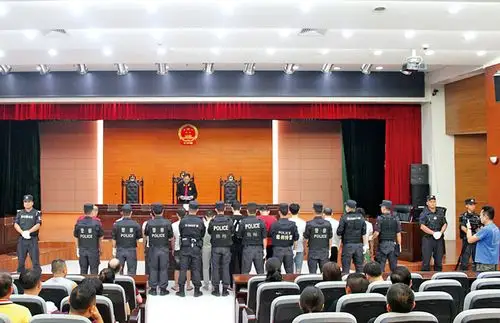 图为审判现场. 记者王家隆    通讯员高琼芳   摄