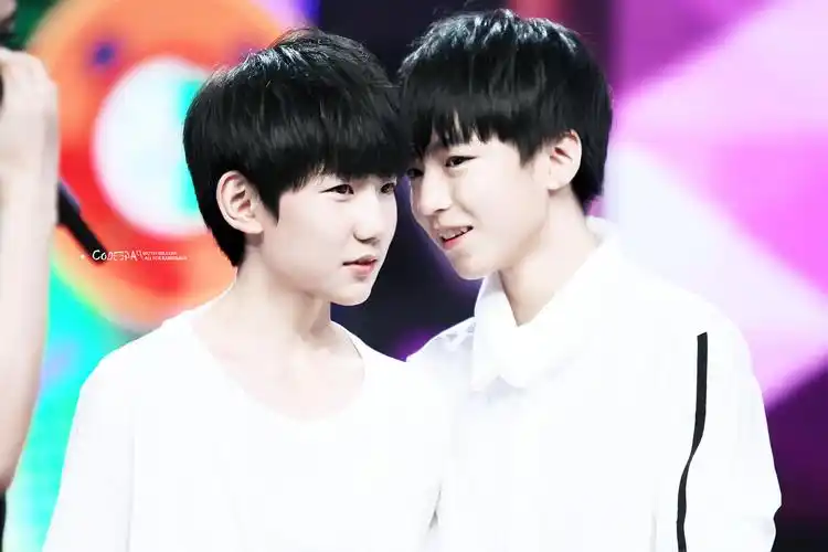 140520♥王俊凯♥王源♥快乐大本营 六一快乐 9p