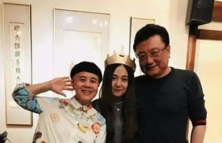 原创57岁金龟子刘纯燕升级当姥姥女儿14岁开始与丈夫谈恋爱终于修成