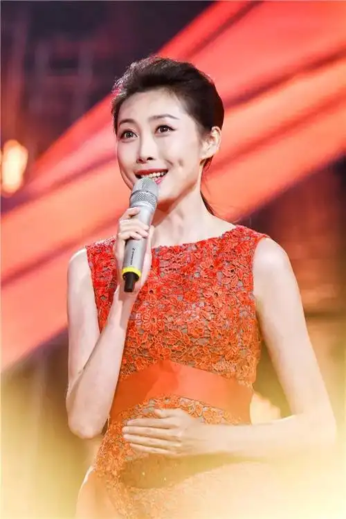 人物| 广东新闻广播高娜:期待每一次转身都更加从容