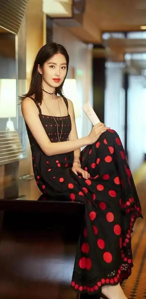 杨采钰高清唯美写真_网易订阅