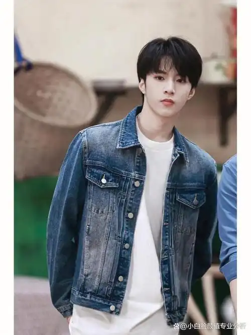 整形医生:刘耀文撞脸吴彦祖?长大后是否能成为荷尔蒙男神呢?