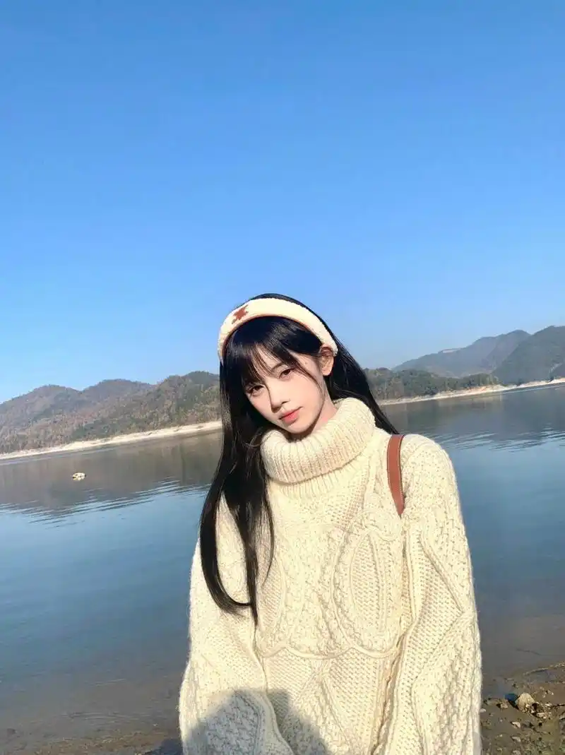 鞠婧祎私服穿搭冬日奶杏妆好温柔  我一直觉得鞠婧祎是一位非常有气质