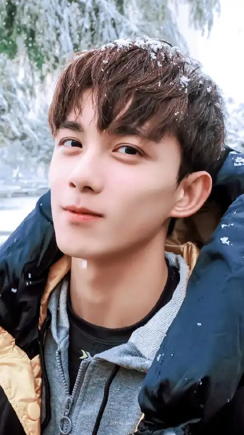 吴磊在暴雪时分