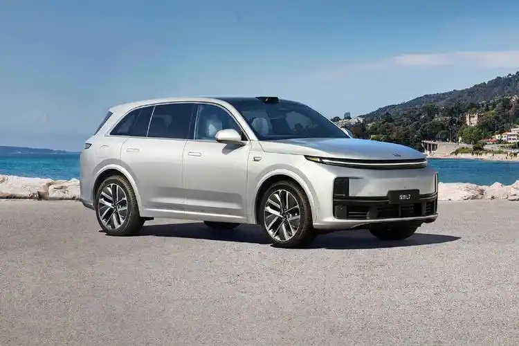 理想l7售价33.98-37.98万元,定位家庭智能旗舰五座suv