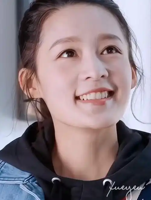 李沁,女神的微笑也太治愈了吧,让人心动!