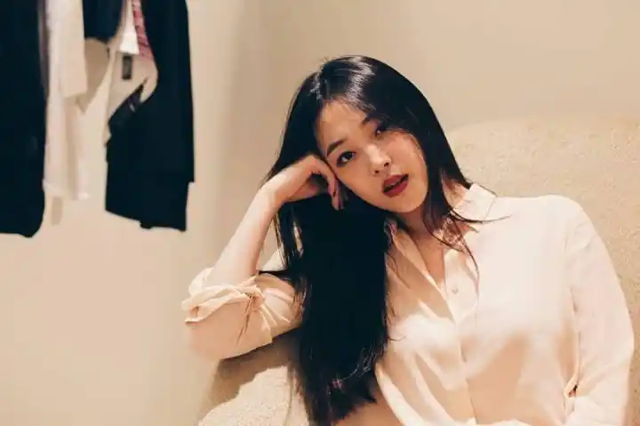 崔雪莉不愧是"国民头像"女神 轻松hold住百变发型_高清图集_新浪网