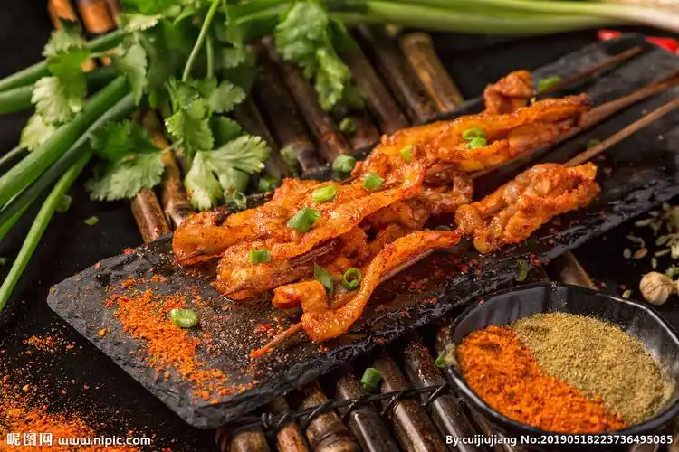 3000*2000像素格式:jpg颜色:rgb40共享分×关 键 词:烤猪皮 烤肉皮