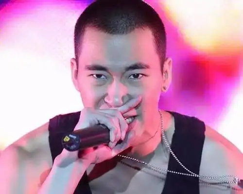 行走的荷尔蒙黄立行身材逆天迷妹羡慕徐静蕾