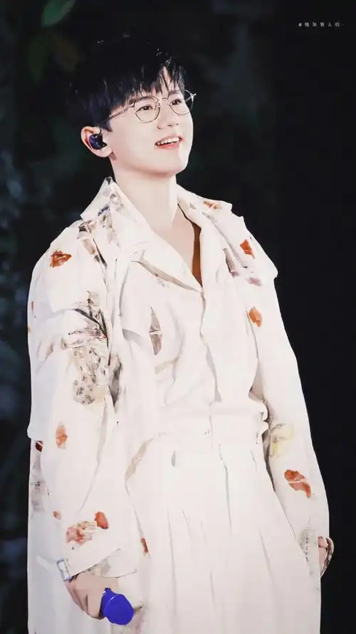 是甜心也是酷哥@张杰  调色/高清壁纸9p|转载请注明出处  #张杰未