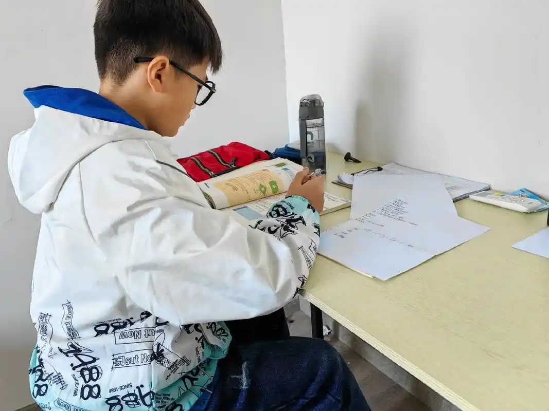 年级前一百开始竞争(两千多学生)