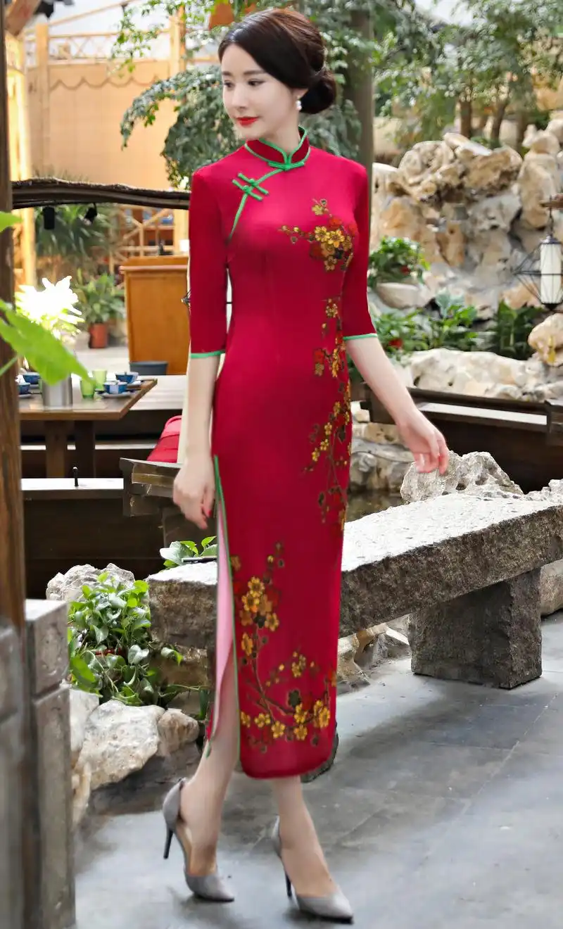 梅花香系列丝绒旗袍裙,看起来气质优雅,穿起来身材苗条修长