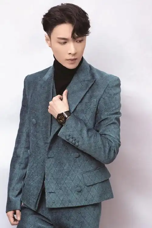 2020福布斯中国名人榜##张艺兴登福布斯中国名人榜封面