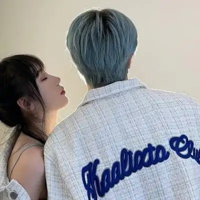 情侣头像意境ins一对两张恩爱