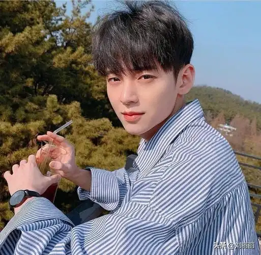 18到28岁男士发型这样剪,妹子见了只喊小哥哥