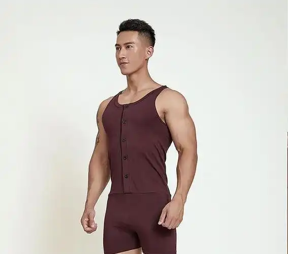 超有男人味的气质男生倒三角身材穿上连体健身服太有魅力了