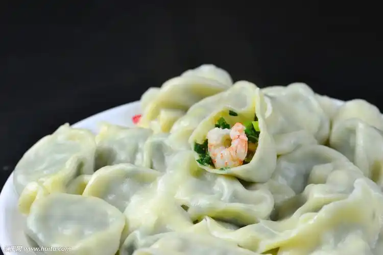 p>韭菜木耳虾仁鸡蛋水饺是一道 a target="_blank" href="/item/菜品
