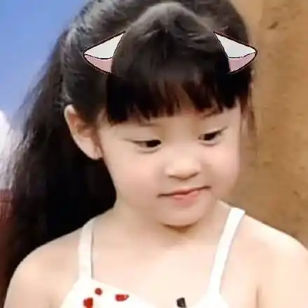 欧阳娜娜小时候太可爱了吧拿去当头像