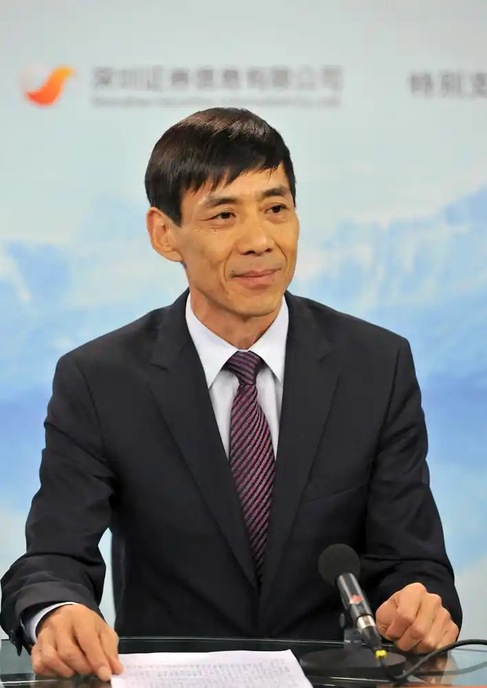 济源首富发家史辞职下海借钱创业有30家公司身家30亿