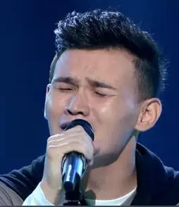 2014年8月8日亮相浙江卫视《中国好声音》第三季第四期,演唱《一江水